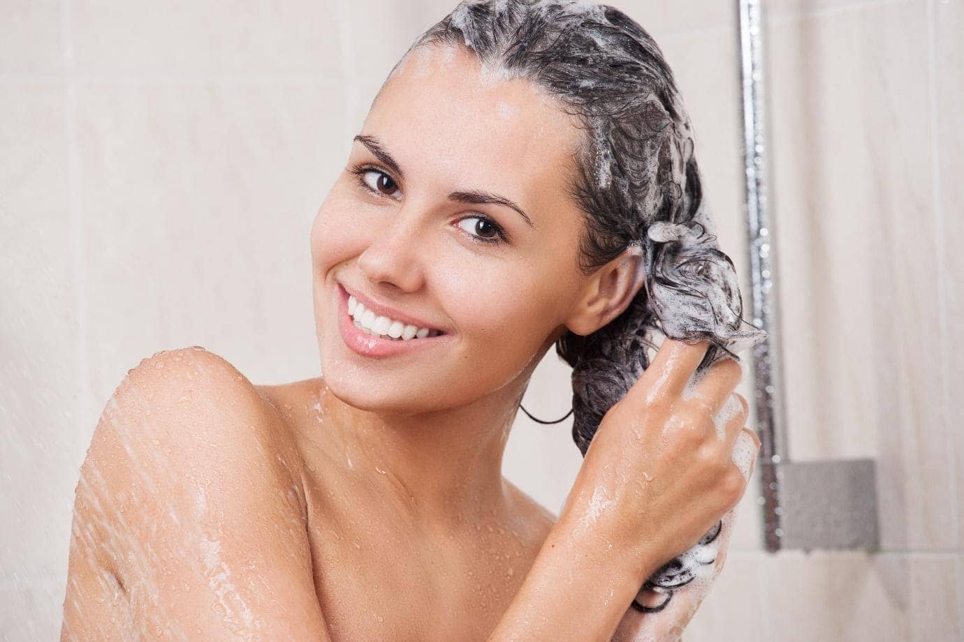 wash-hair-with-warm-water